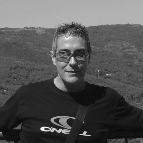 Simon W