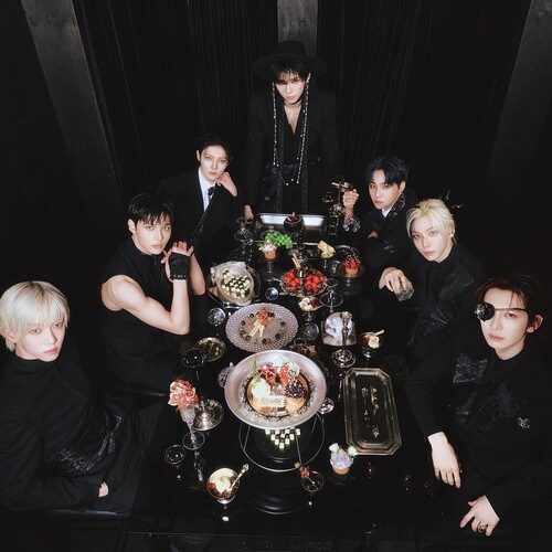 AMPERS&ONE 프로필