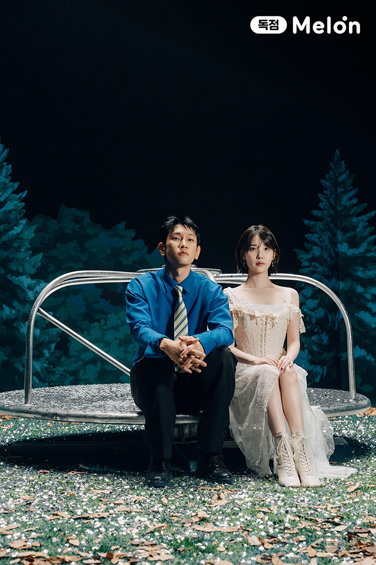 크러쉬 아이유 삐그덕 뮤직비디오 회전무대 두 사람