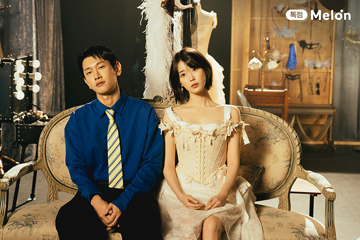 크러쉬 아이유 협업곡 컴백 삐그덕 촬영 현장 투샷