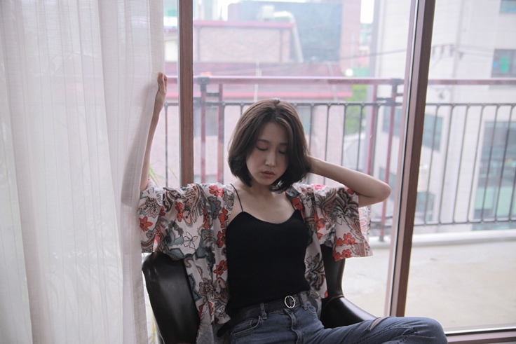 멜론매거진>멜론 이츠 첫 EP, [여름밤] 자켓 촬영 비하인드 스토리 
