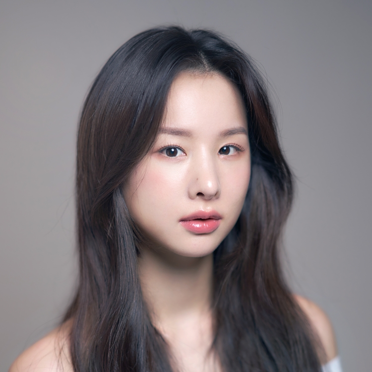 멜론매거진>멜론 이별 후 애틋했던 시간의 감정, 솔지 [오늘따라 비가 와서 그런가 봐]