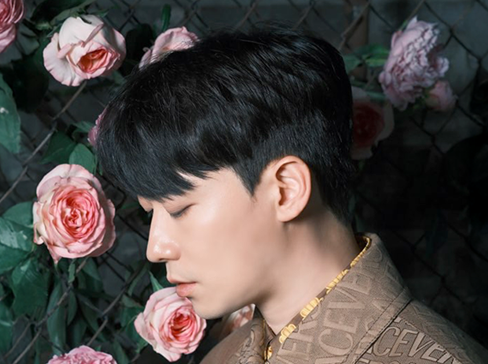 윤한 댓글 이벤트 배너 이미지